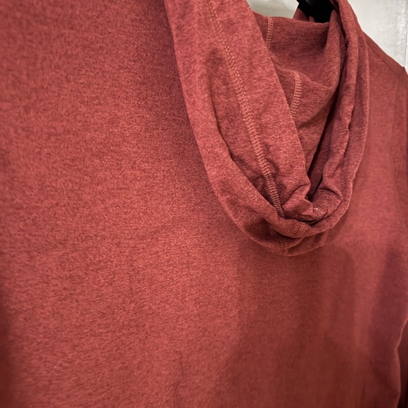 Vuori NWOT Halo Performance
Zip Up Hoody 2.0 Lightweight
DreamKnit Fabric Sz M - Picture 5 of 5